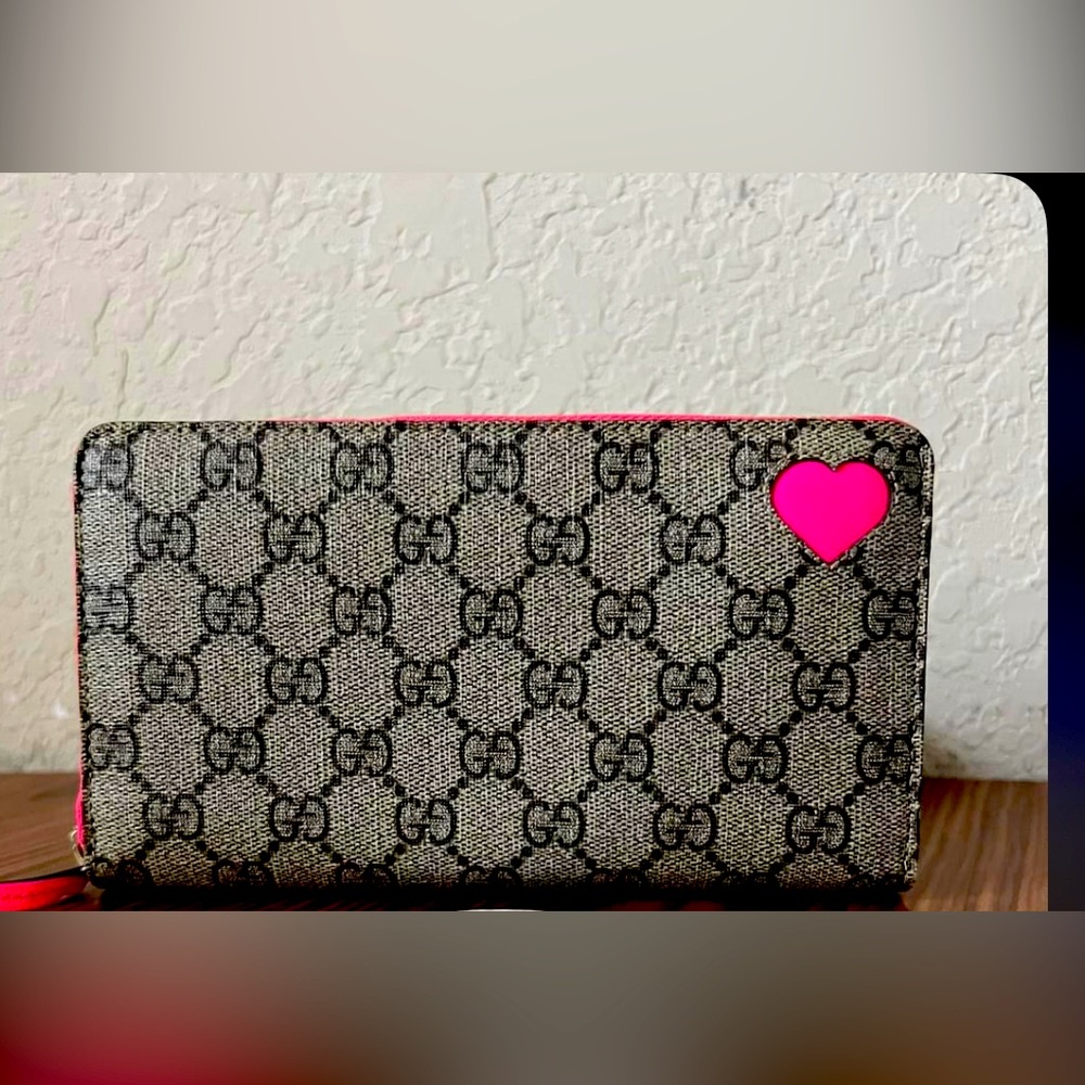 Gg Supreme Monogram Neon Pink Heart Zip Around Wallet